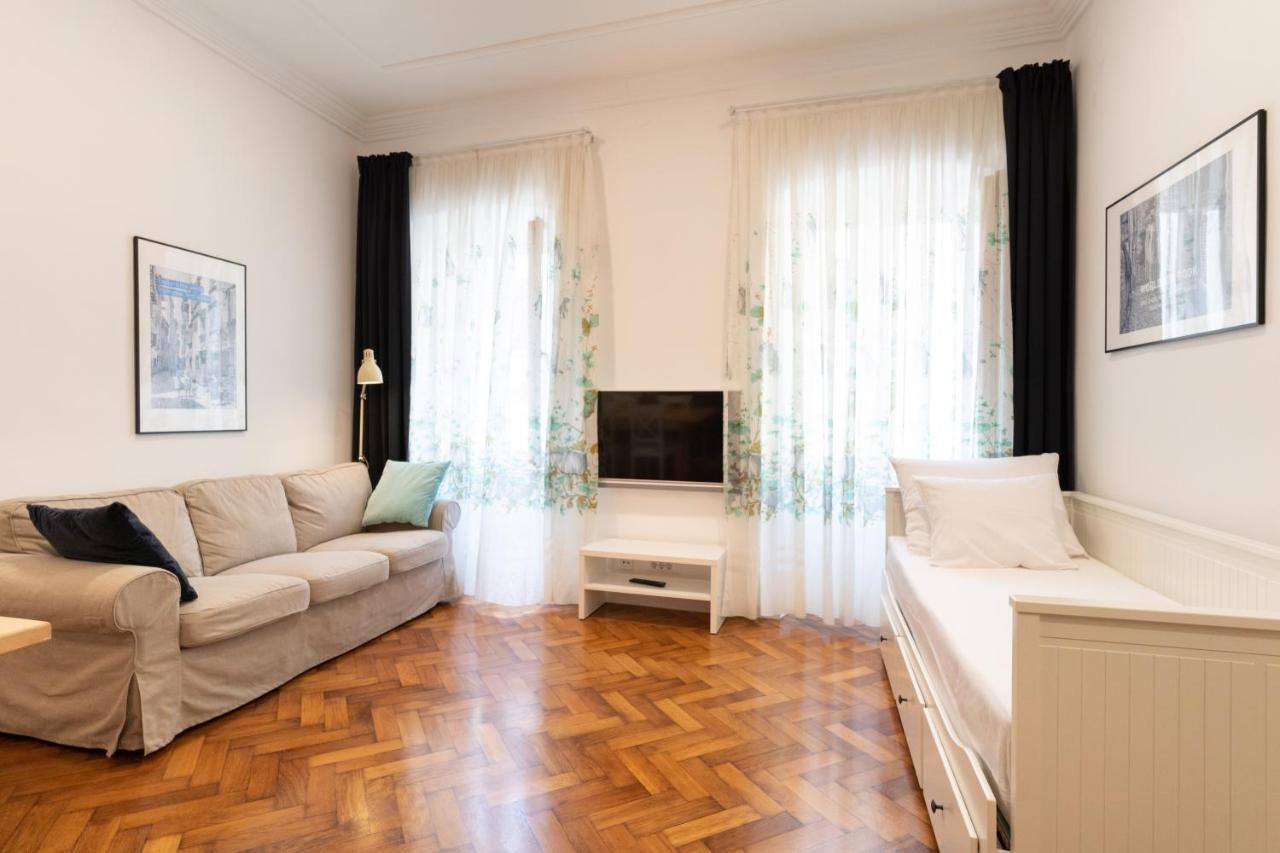 Mimi Carera Apartment & Room 罗维尼 外观 照片