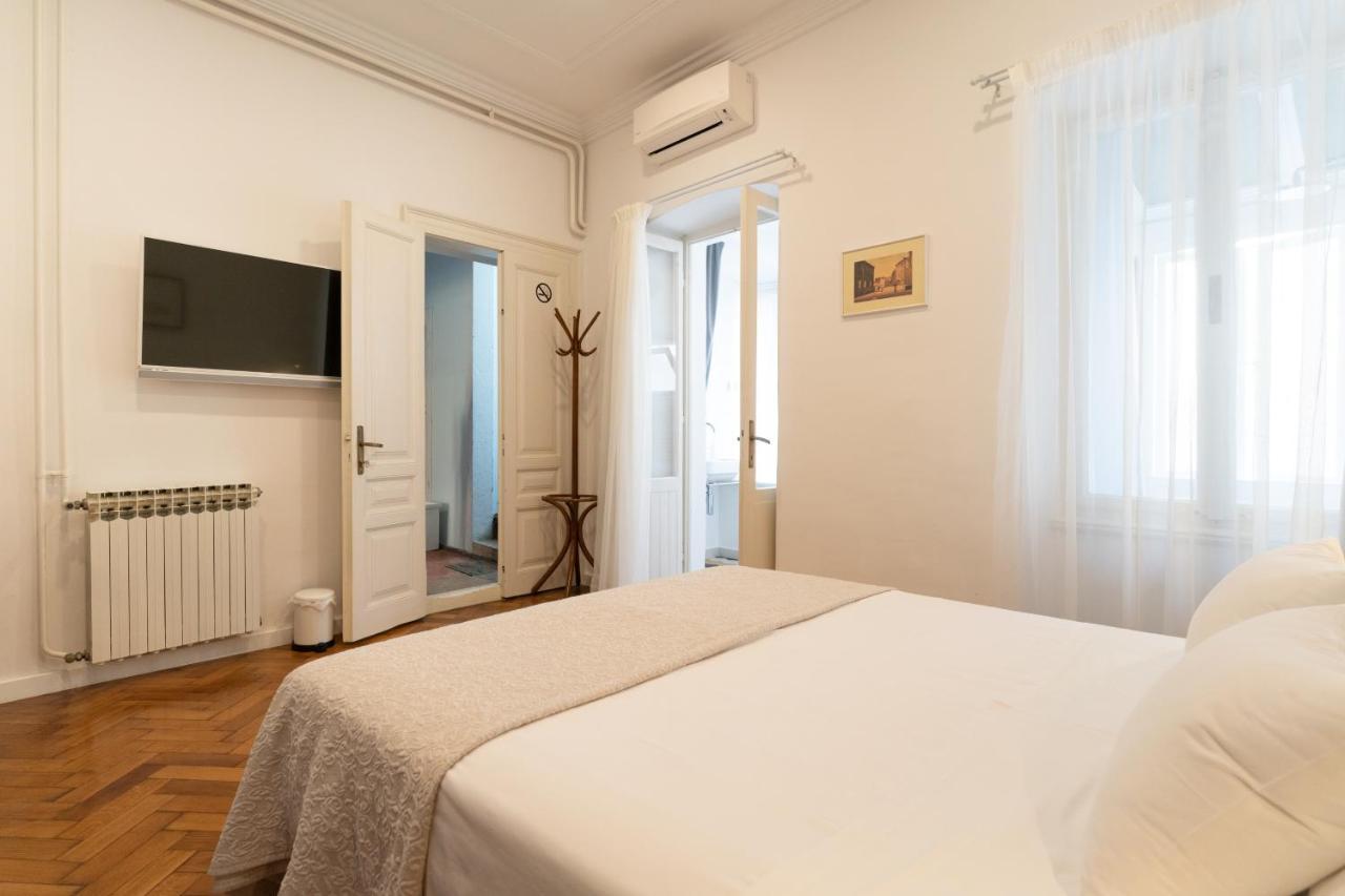 Mimi Carera Apartment & Room 罗维尼 外观 照片